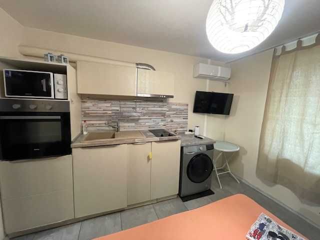 Стилен едностаен апартамент под наем в сърцето на Варна.