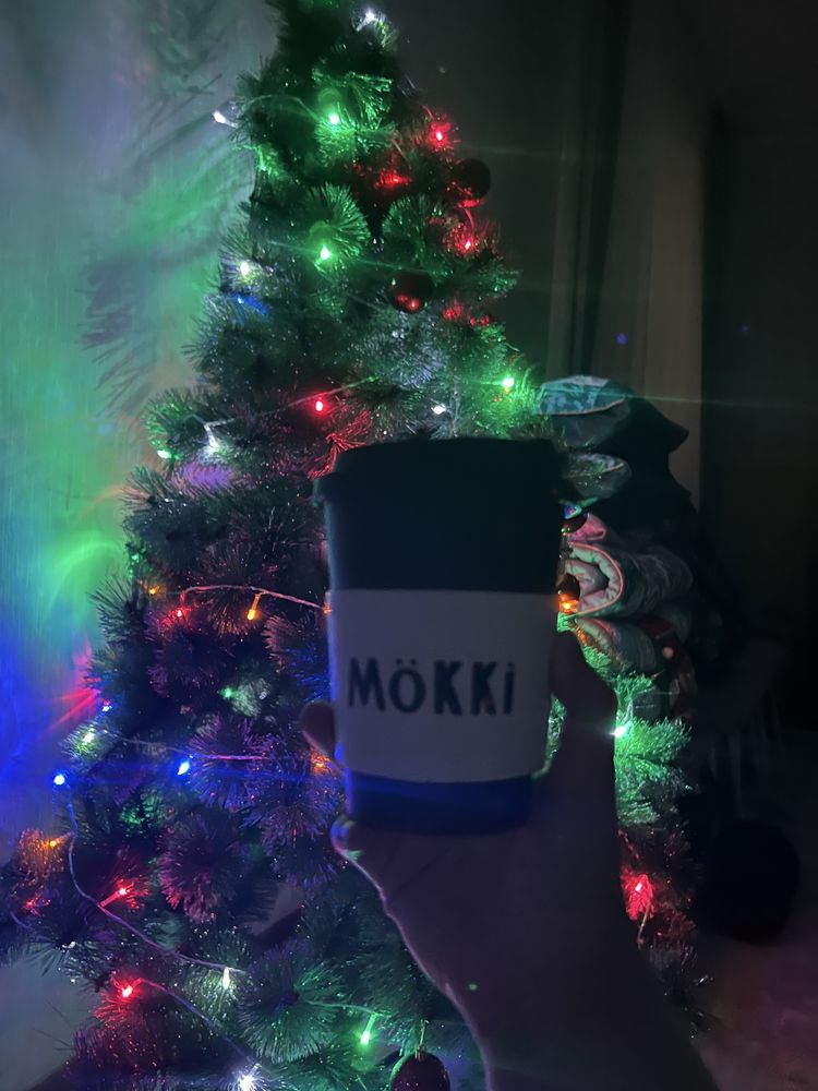 Продам ёлку с игрушками