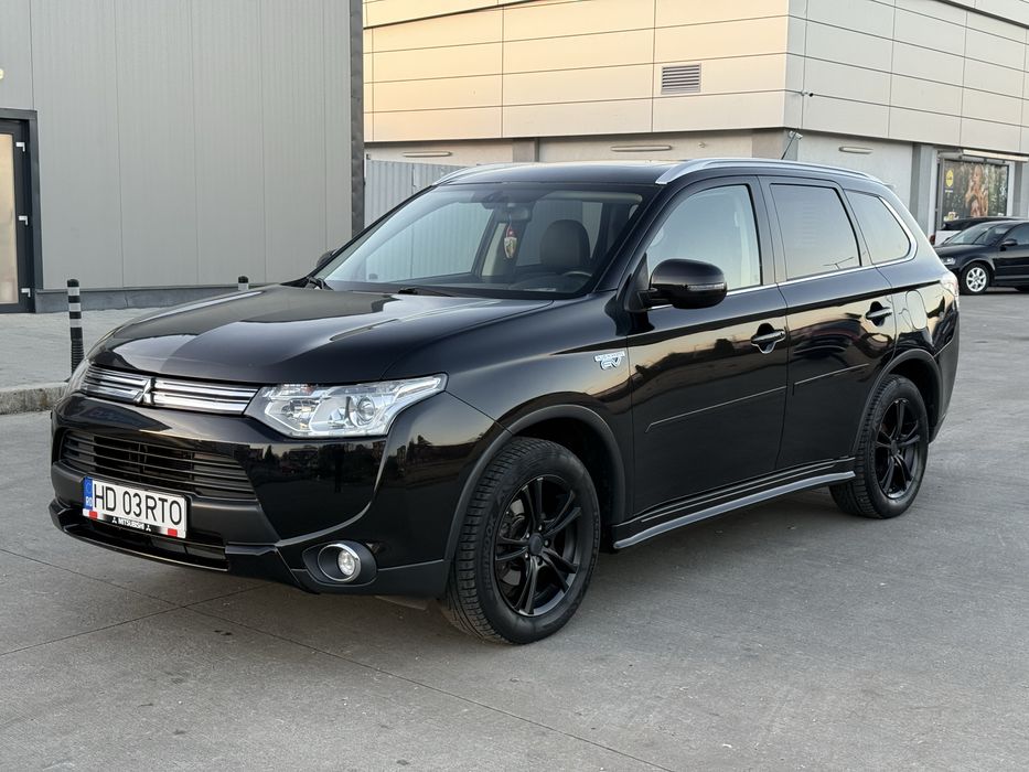 Mitsubishi Outlander 2 • PHEV • Plug-in-hybrid • An2015
