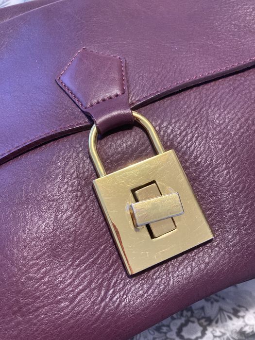 Дамска чанта от естествена кожа в лилаво