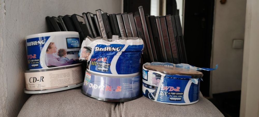 Dvd болванки и коробочки для дисков