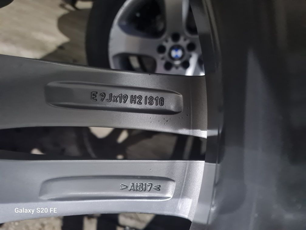 Чисто нови гуми и джанти за БМВ X5 X6 F15 F16!