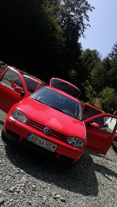 Vand golf 4 pentru dezmembrari