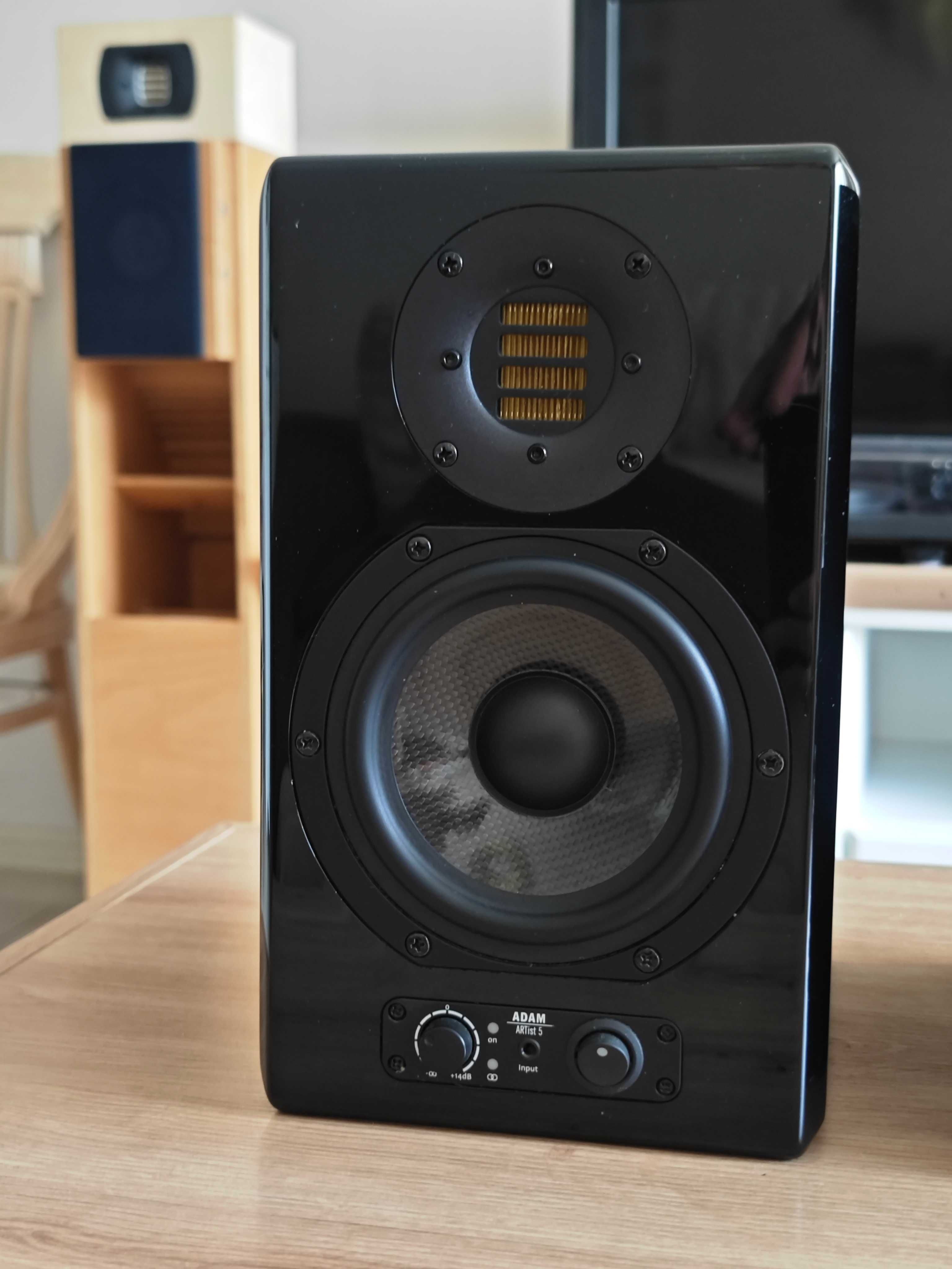 ADAM ARTist 5 активни монитори/тонколони + стойки | USB, XLR, RCA