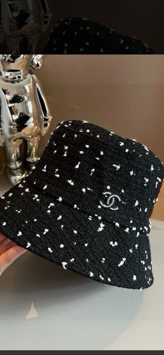 Pălărie Chanel, Hermes, Yves Saint Laurent, model 2026