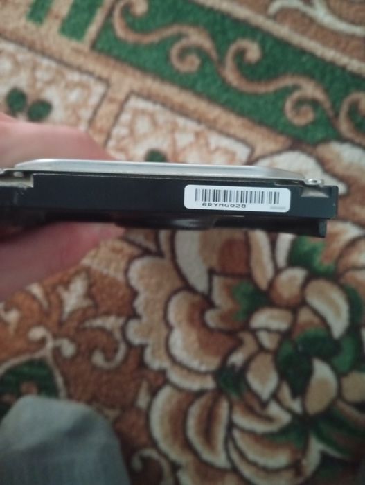 Срочно продаю жёсткий диск SATA 256 ГБ