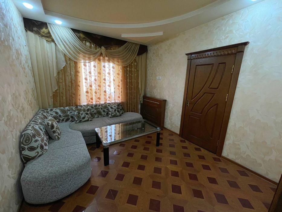 Сдаётся 4-комнатная квартира в центре