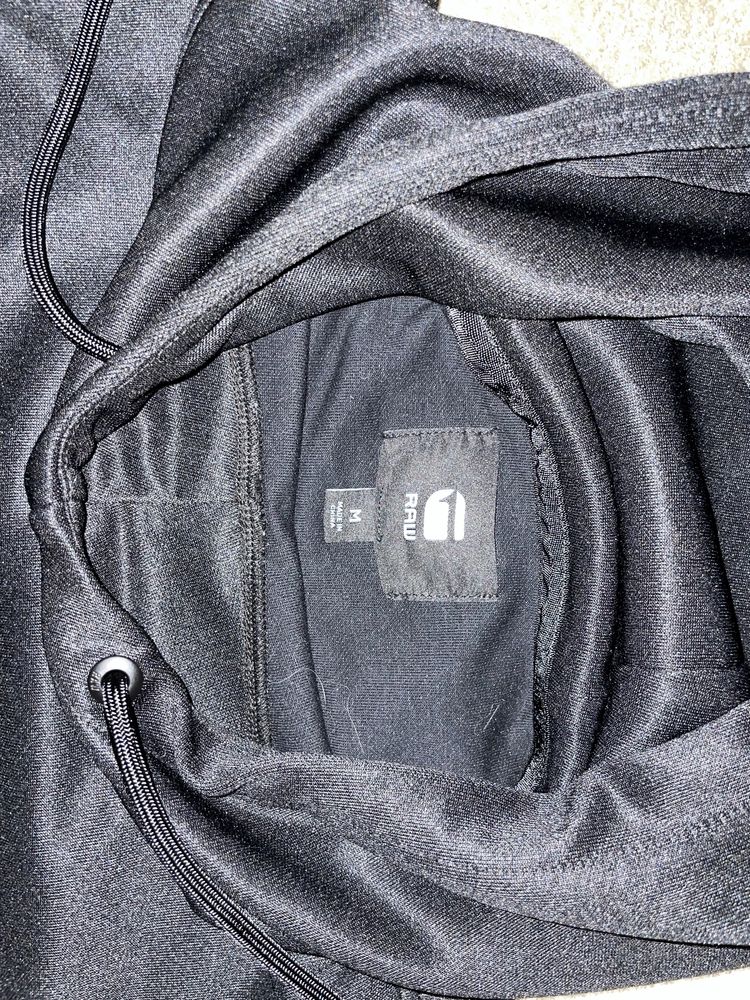 Продавам суичер G-star RAW