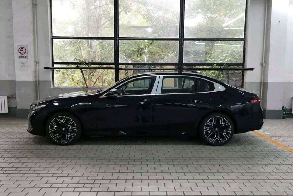 BMW I5. 50 L   2 ta Matorlik  Full Pozitsa Zakazga Olip Kelamiz