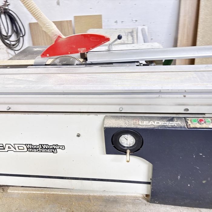 Продается фармаьно раскроечный станок