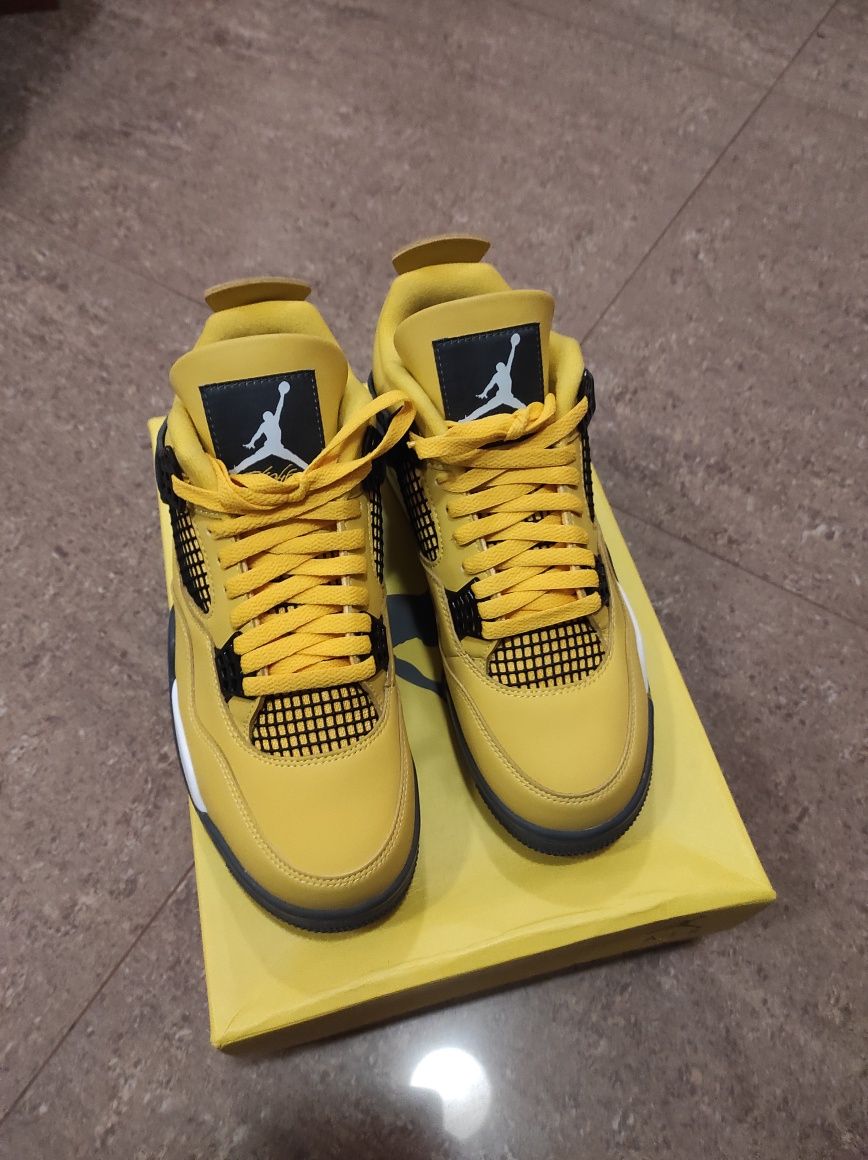 Чисто нови Jordan 4 Lightning Yellow, размер - 44 - Супер цена!