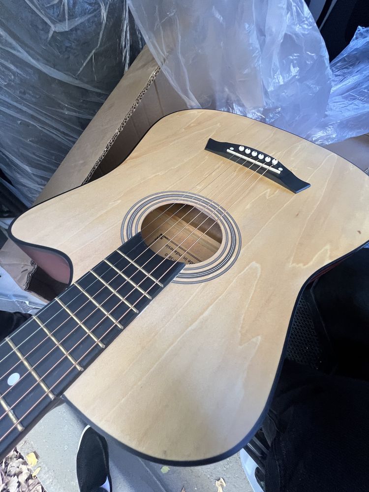 Yangi Gitara Sotiladi