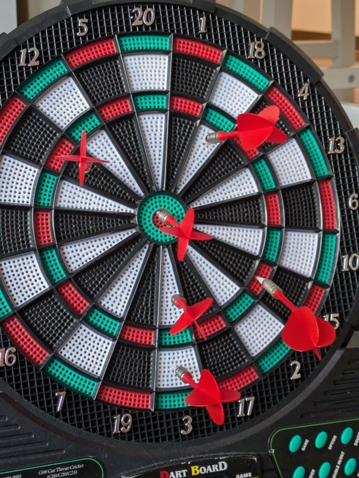 Joc electronic DARTS