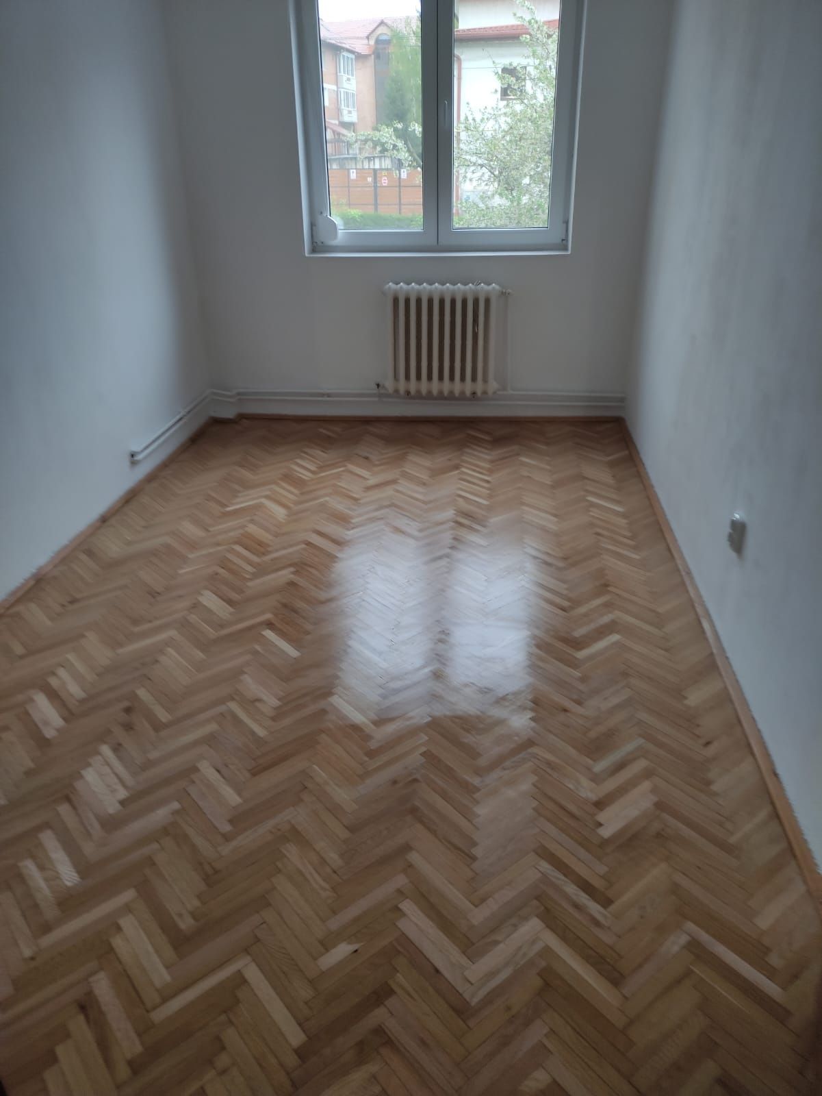 Apartament 4 camere ultracentral + garaj sub bloc 
Vând apartament cu