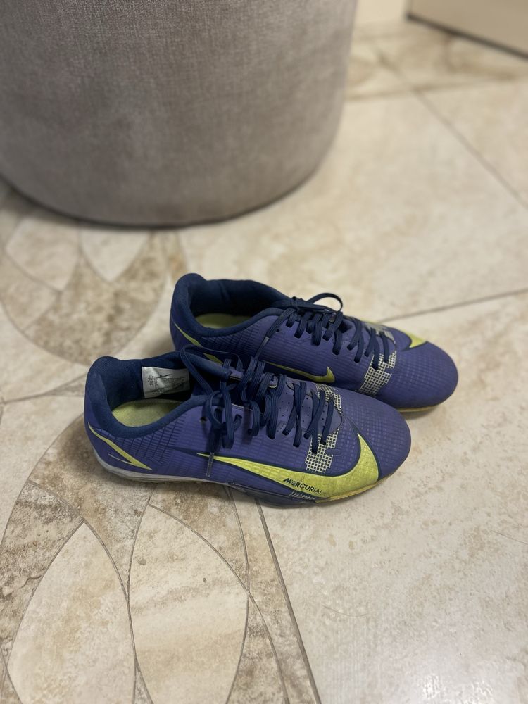 Футзалки: Nike mercurial
