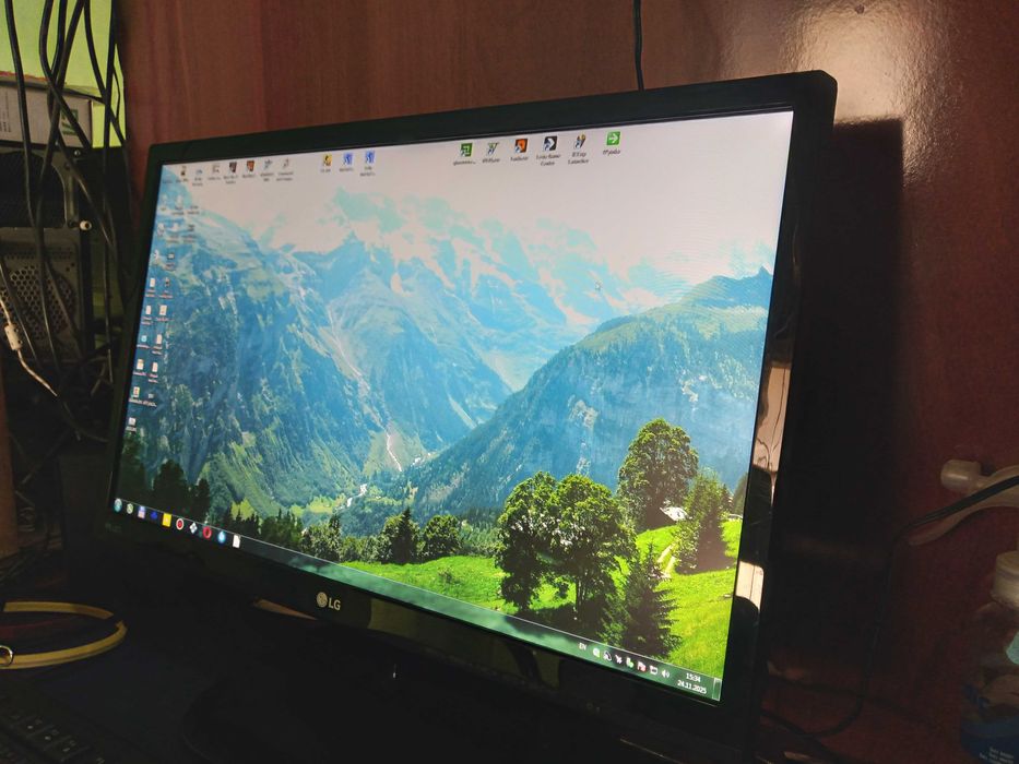 Manitor LG _ 22 MP48 _  расмдаги манитор _ ҳолати идеал !