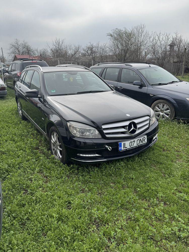 dezmembrez sau vand intreg
