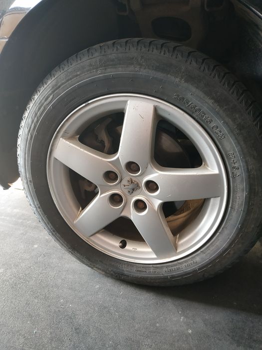 Продам диски на Пежо