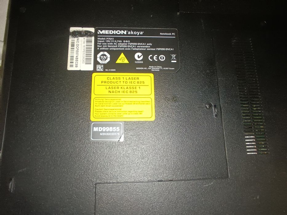 Vând laptop medion 800