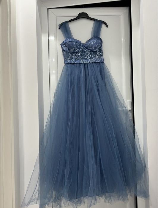 Официална рокляя