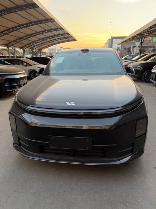 Lixiang 9 ultra qoraga qora salon