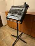 Mixer Behringer Europower PMP3000 + stativ K&M (sau schimb]