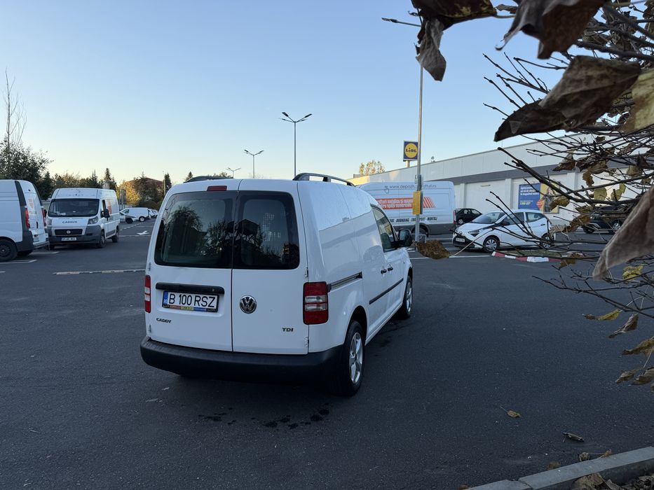 VW Caddy Facelift 1.6 TDI 102cp (istoric service reprezentanta)