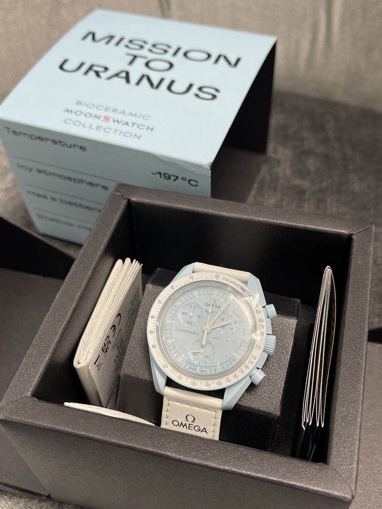 Ceas Swatch x Omega Uranus Moonswatch