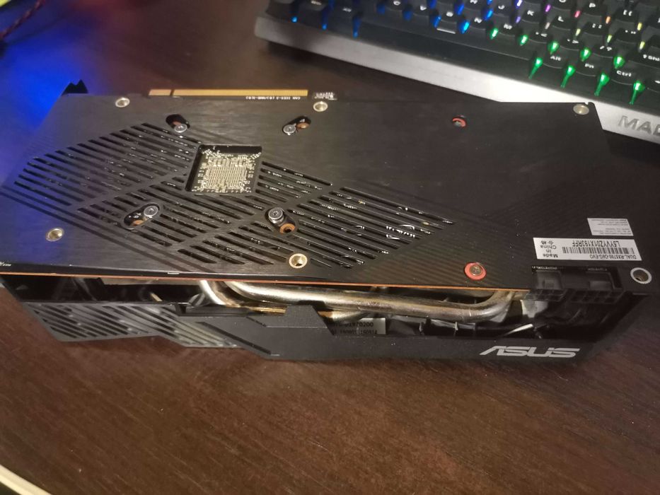 Placa Video Asus Dual RX 5700 EVO OC (suruburi lipsa)