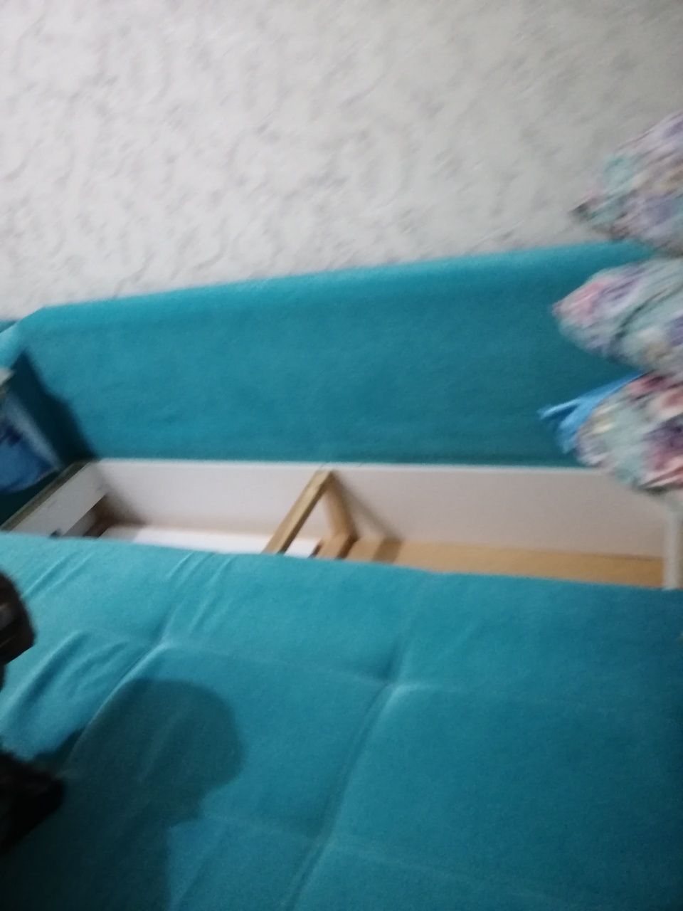 Диваны срочно продаю