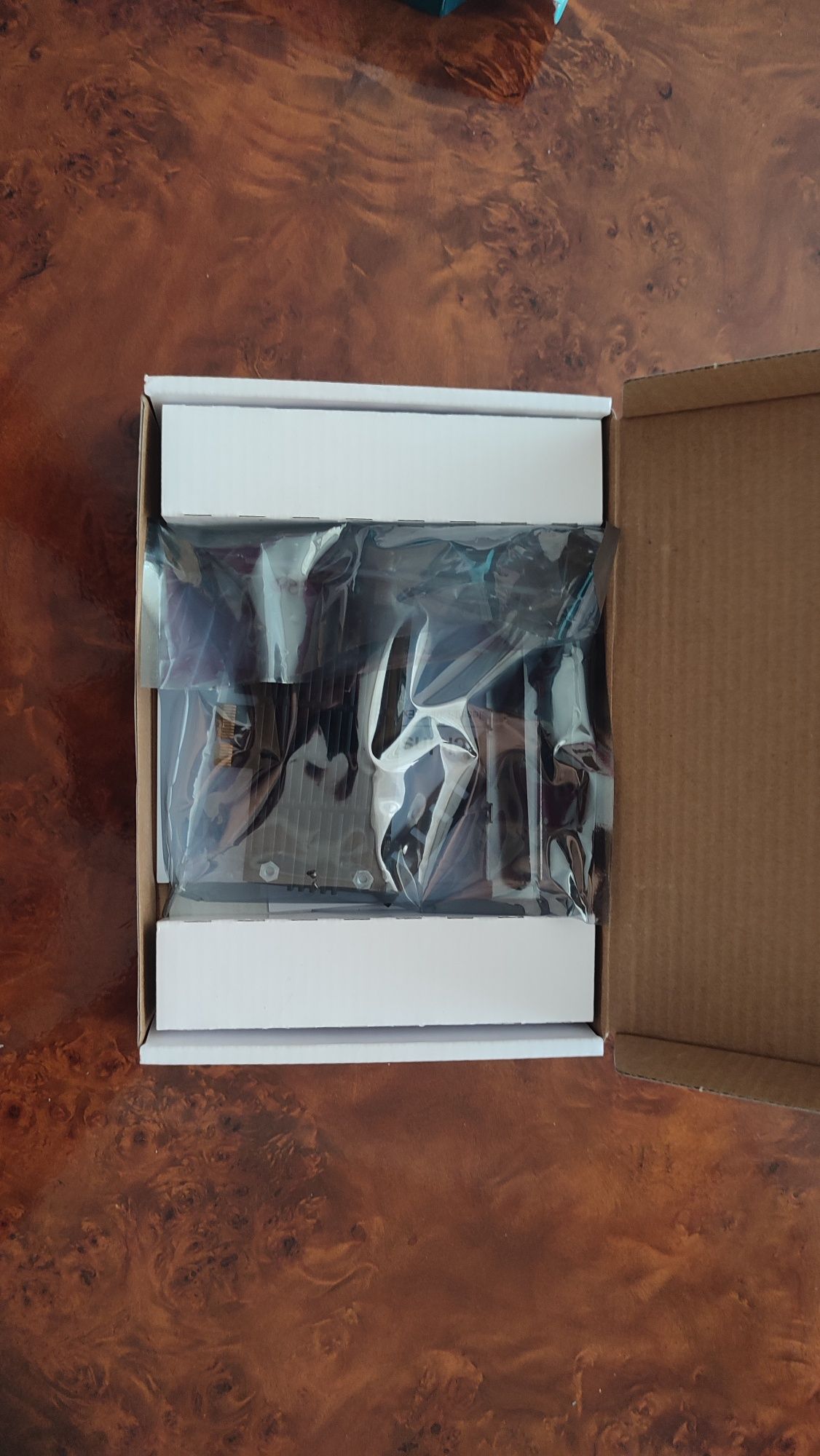 Продается беспроводной двухдиапазонный адаптер PCI Express TP-Link AC1