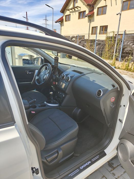 Vând  Nissan Qashqai