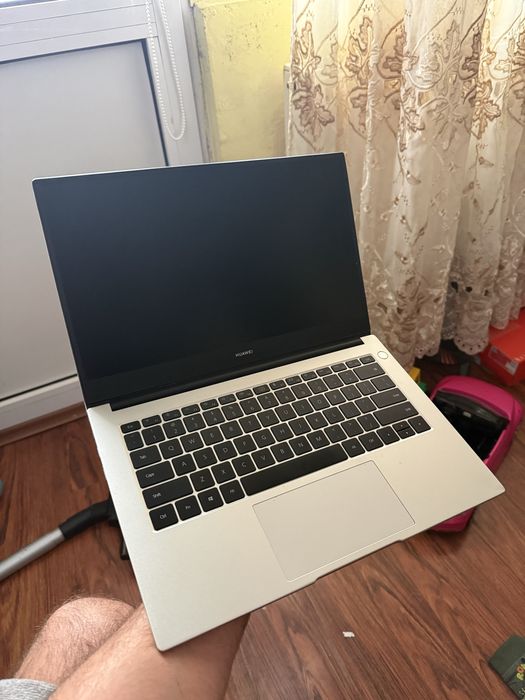 Huawei MateBook D14 – 8GB RAM, SSD, ecran 14”