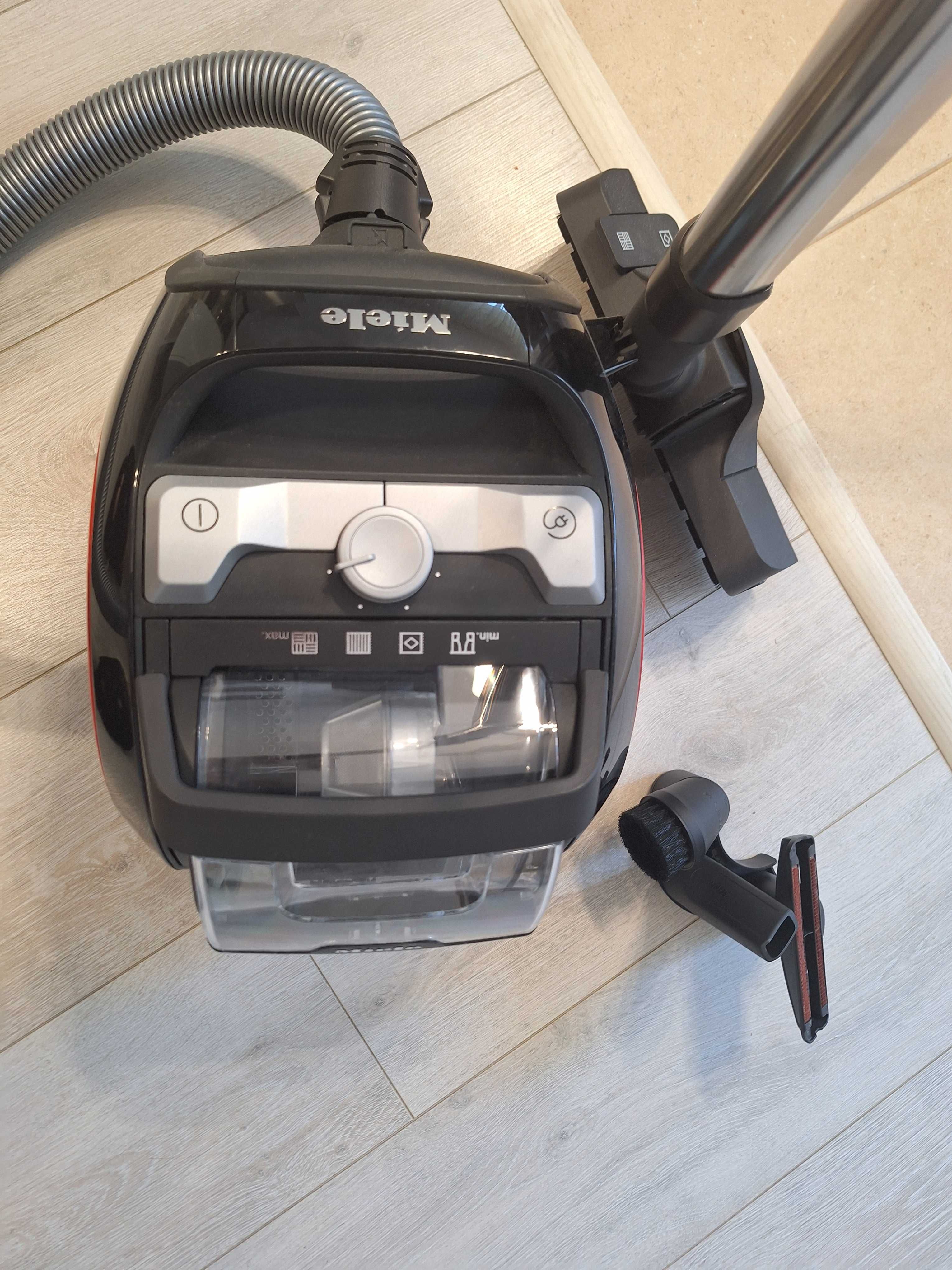 Прахосмукачка Miele Boost CX 1