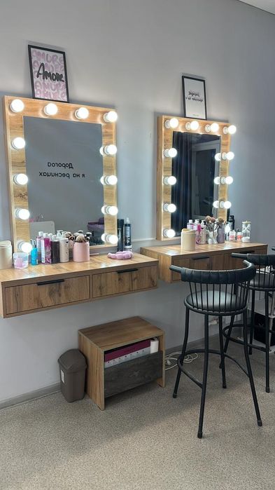 Продам визажное зеркало