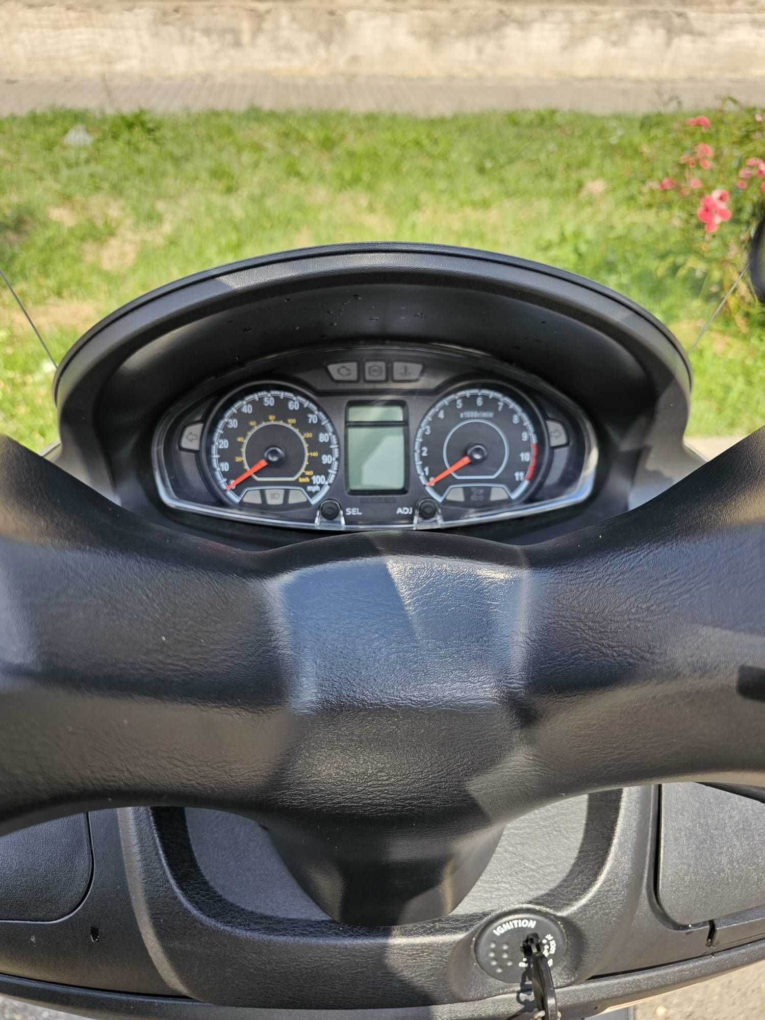 Scuter Suzuki Burgman 200cc
