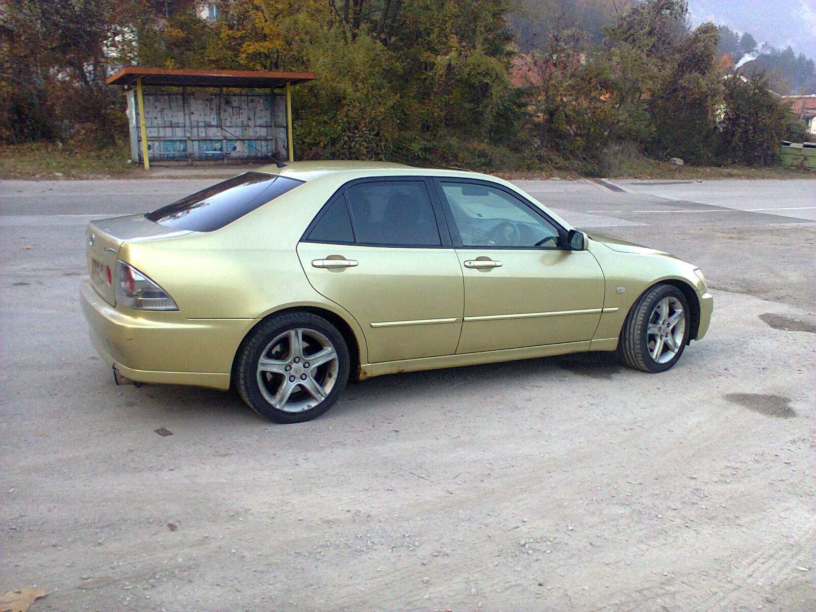 Продавам Лексус ИС 200 \Lexus IS 200\ на части