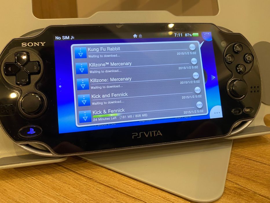 Sony PS Vita Oled – Negru  – 128GB – Modată + Jocuri
