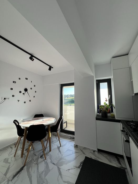 Închiriere apartament cu 2 camere decomandat, 67 mp