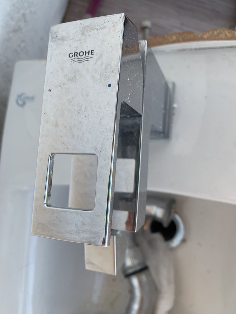 Продам Биде Ideal в комплекте со смесителем Grohe