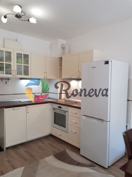 Тристаен обзаведен под наем Червен площад!!!