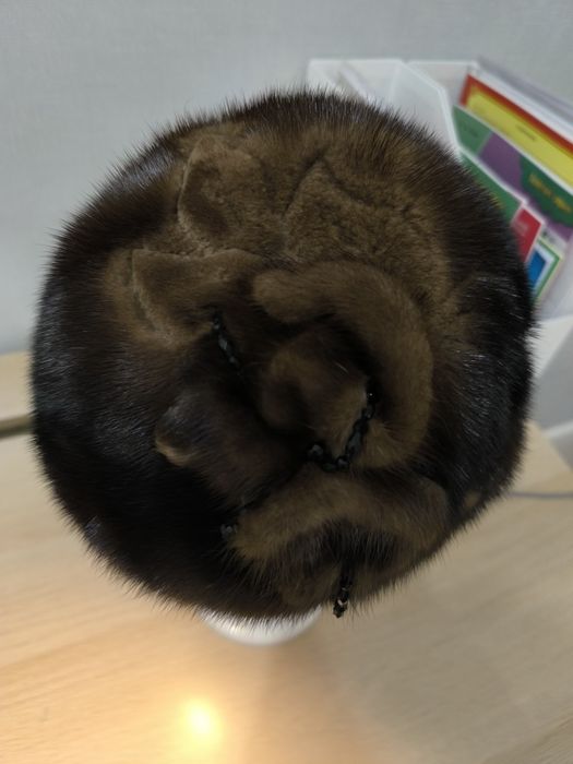 Норковая шапка для женщин.