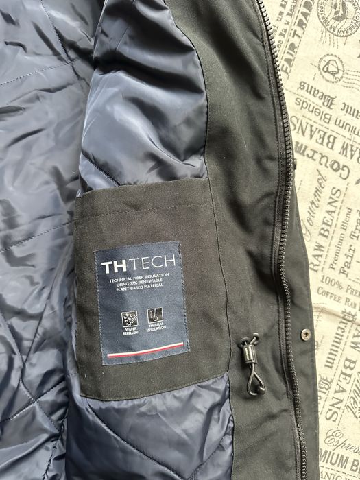 Tommy Hilfiger original парка яке.L