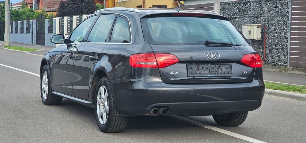 ~Audi A4~Motor 2l TDI~An 2011~Euro5~Navi~Senzori~Carte service~