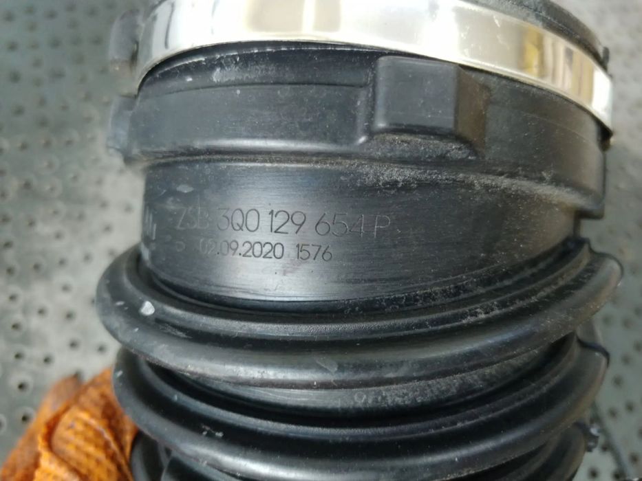 furtun tubulatura admisie  dsr 2.0 tdi audi a3 8y vw golf 8 skoda octavia 4 3q0129654p