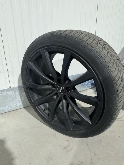 Roti complete iarna Tesla model Y  Jante + anvelope 255/40R20