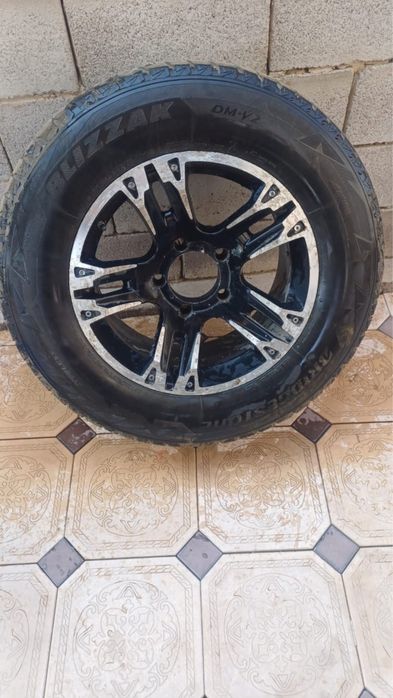 Продам комплект шин от Toyota Tundra (4 шт.)