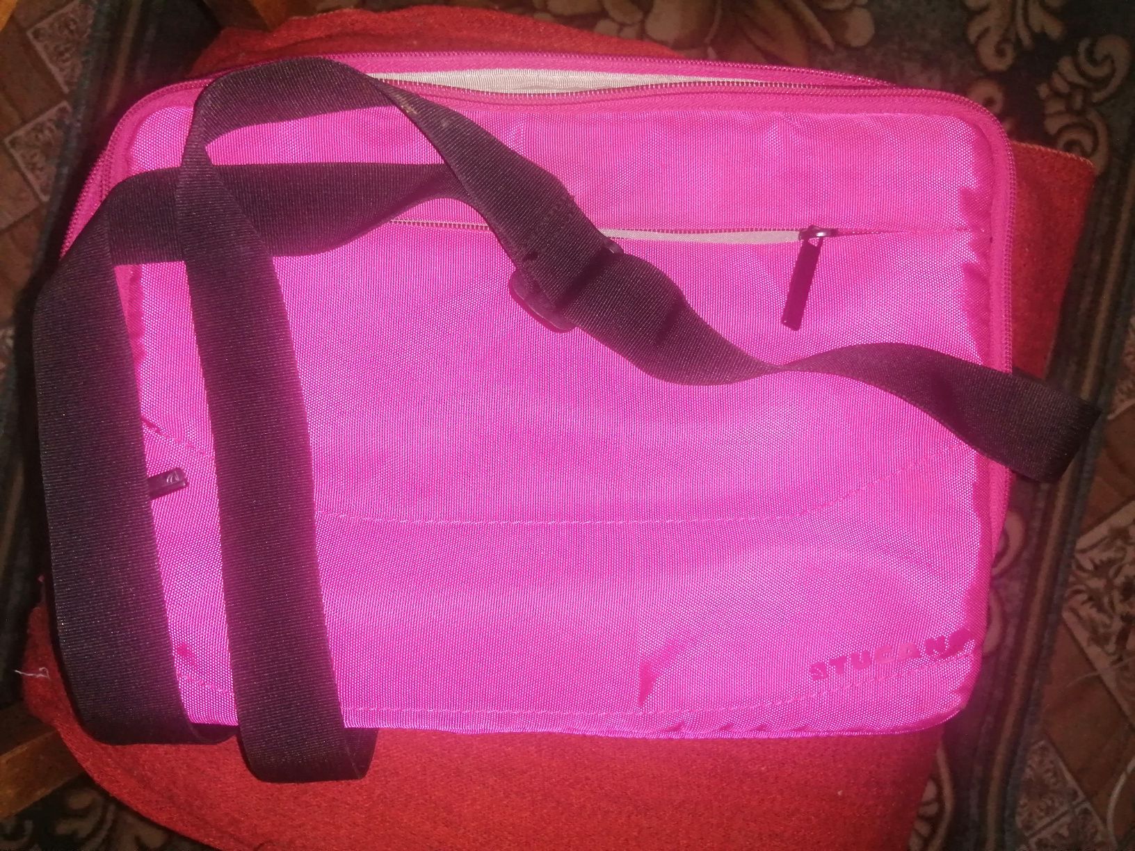 Продам сумку под нетбук розовую и переноски для детей