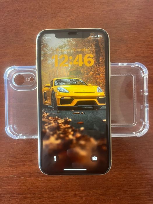 Продаю iphone xr 128 gd battarey 74