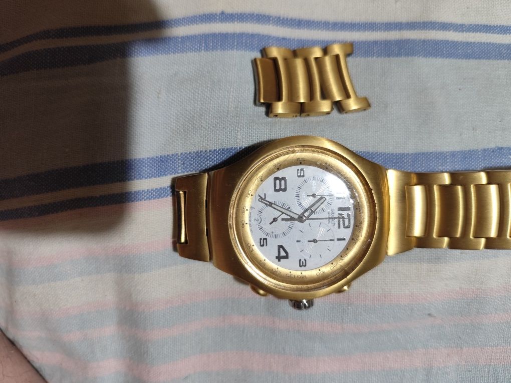 Продам часы Swatch кварцевый хронограф